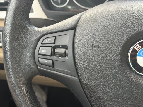 Used 2018 BMW 320i Sedan image 13