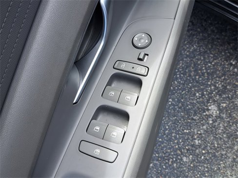 Used 2021 Hyundai Elantra SEL w/ Preferred Accessory Package image 19