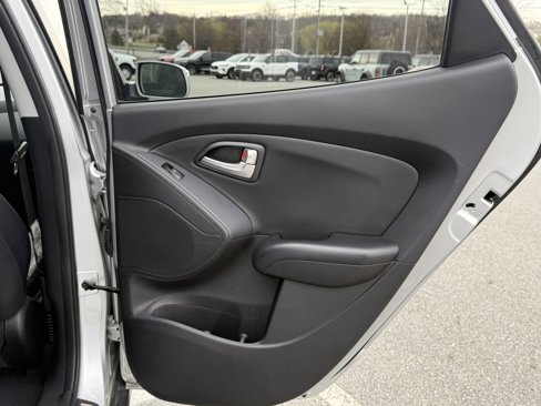 Used 2012 Hyundai Tucson Limited image 29