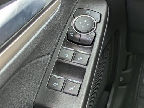 Used 2022 Ford Escape SEL image 19
