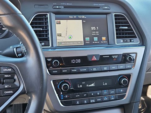 Used 2017 Hyundai Sonata Limited image 27