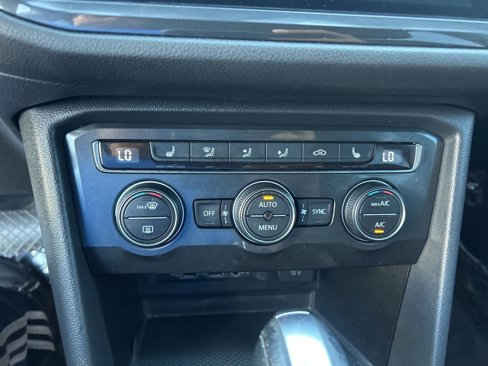 Used 2018 Volkswagen Tiguan SEL image 40