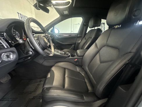 Used 2023 Porsche Macan Turbo image 21