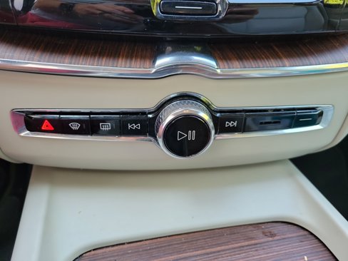 Used 2019 Volvo XC60 T5 Inscription w/ Protection Package Premier image 26