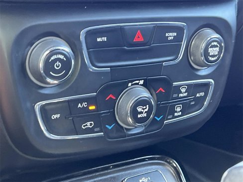 Used 2020 Jeep Compass Limited image 21