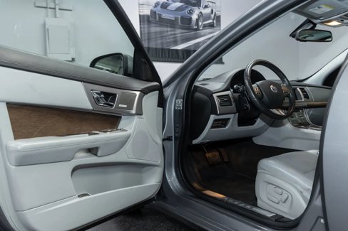 Used 2009 Jaguar XF Premium image 13