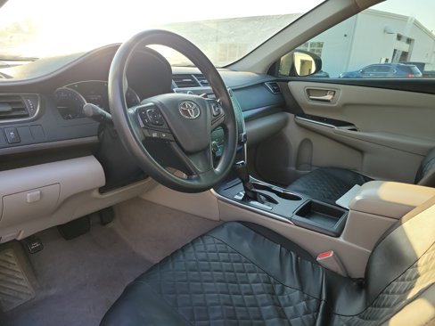 Used 2017 Toyota Camry LE image 19
