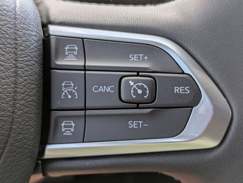New 2025 Jeep Compass Limited image 15