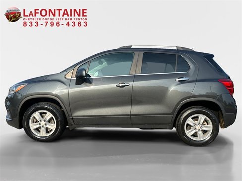 Used 2018 Chevrolet Trax LT w/ LT Convenience Package image 4