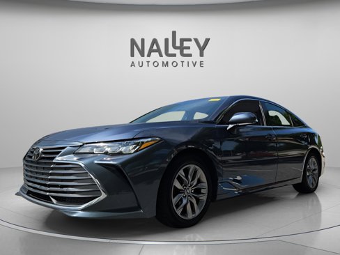 Used 2019 Toyota Avalon XLE image 1