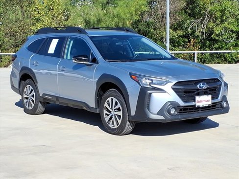 Used 2023 Subaru Outback Premium image 3