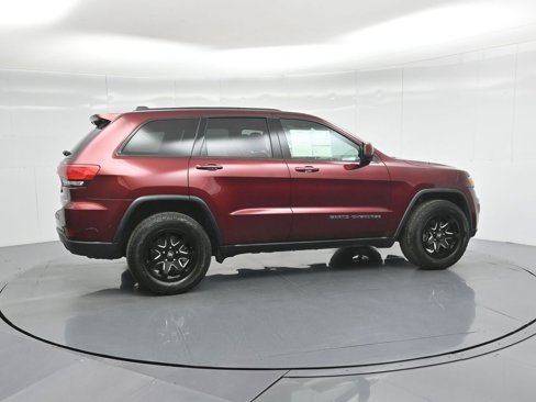 Used 2017 Jeep Grand Cherokee Laredo image 27