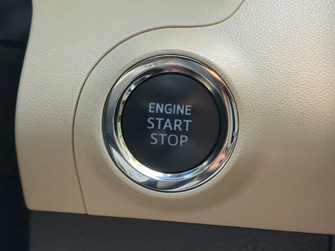 Used 2019 Toyota Avalon XLE image 25