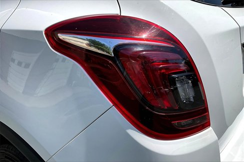 Used 2021 Buick Encore Preferred w/ Safety Package image 22