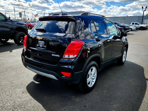 Used 2022 Chevrolet Trax LT w/ LT Convenience Package image 8