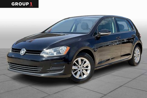 Used 2017 Volkswagen Golf S image 1
