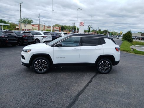 Used 2024 Jeep Compass Limited image 4