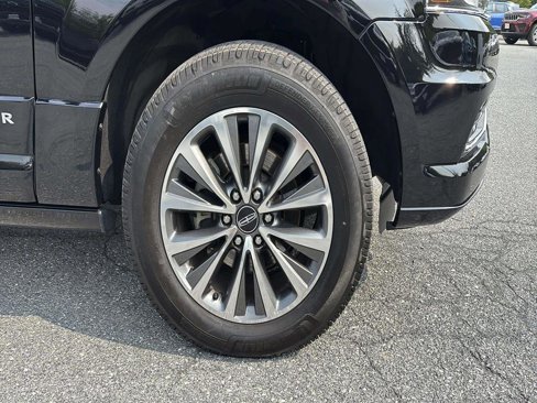 Used 2016 Lincoln Navigator Select image 29