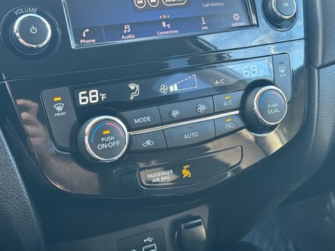Used 2018 Nissan Rogue SV image 24