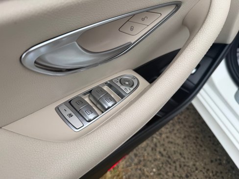 Used 2019 Mercedes-Benz E 300 4MATIC w/ Premium 1 Package image 22