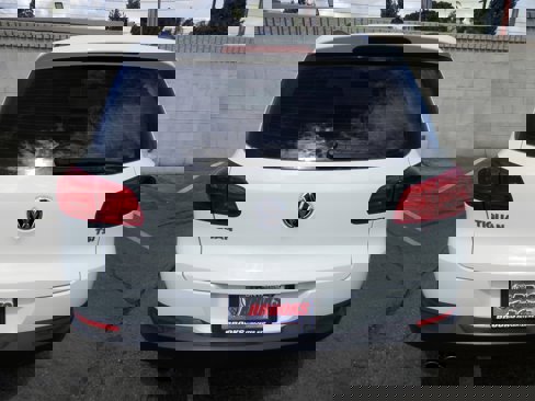 Used 2017 Volkswagen Tiguan S image 9