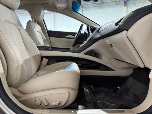 Used 2020 Lincoln MKZ Reserve w/ Elements Package image 41