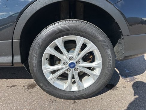 Used 2018 Ford Escape SE image 5