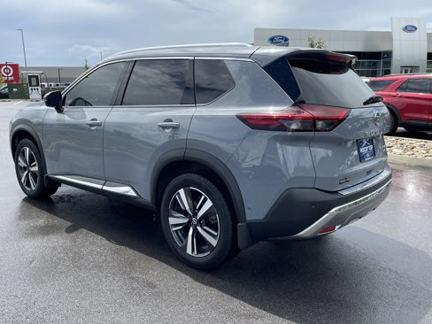 Used 2021 Nissan Rogue Platinum image 7