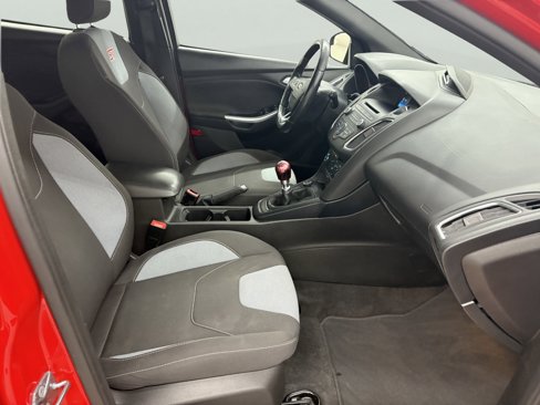 Used 2017 Ford Focus ST image 23