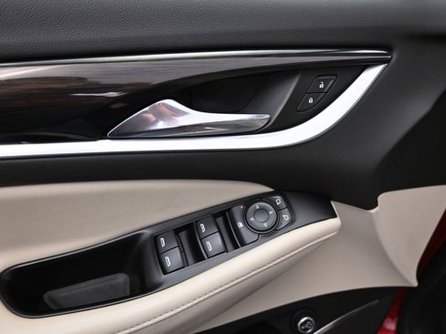 Used 2020 Buick Enclave Essence w/ Sport Touring Edition image 13