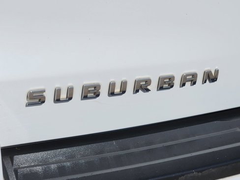 Used 2016 Chevrolet Suburban LT image 12