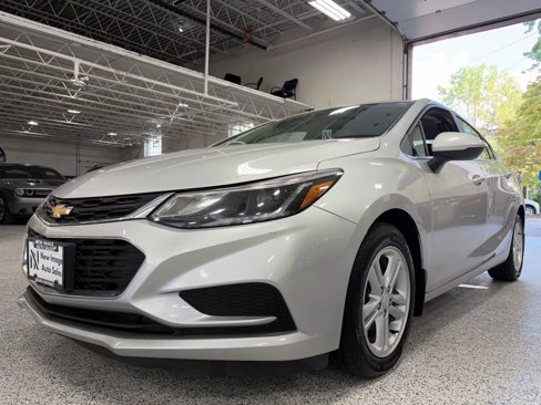 Used 2017 Chevrolet Cruze LT image 4