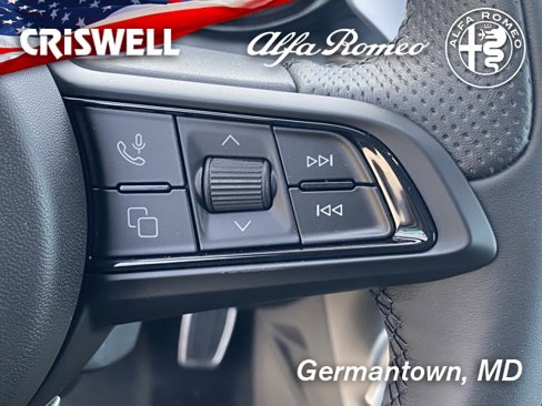 New 2025 Alfa Romeo Tonale w/ Premium Package image 22