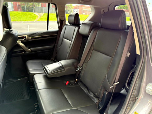 Used 2016 Lexus GX 460 w/ Preferred Accessory Package image 13
