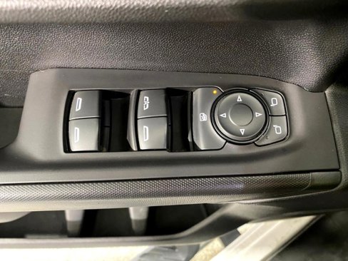 Used 2020 GMC Sierra 1500 4x4 Crew Cab w/ Sierra Value Package image 16