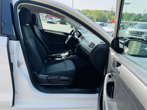 Used 2015 Volkswagen Jetta SE image 15