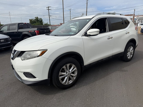 Used 2015 Nissan Rogue SV image 3