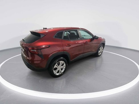 Used 2025 Chevrolet Trax LS image 8