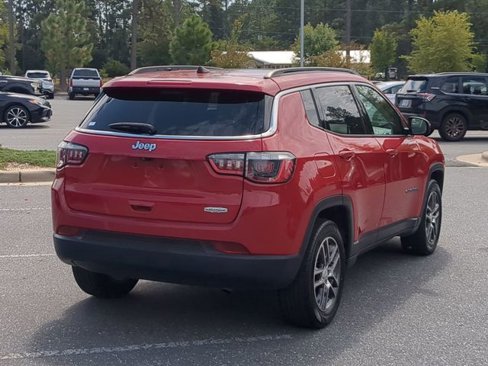 Used 2018 Jeep Compass Latitude w/ Popular Equipment Group image 4