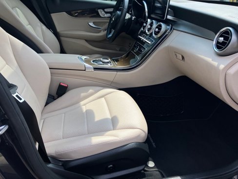 Used 2018 Mercedes-Benz C 300 Sedan image 35