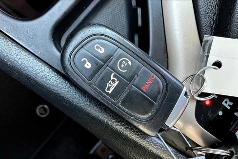 Used 2016 Jeep Cherokee 75th Anniversary image 13