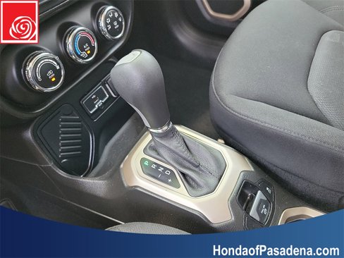 Used 2017 Jeep Renegade Latitude image 18