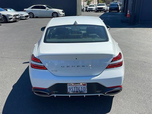 Used 2025 Genesis G70 2.5T image 8