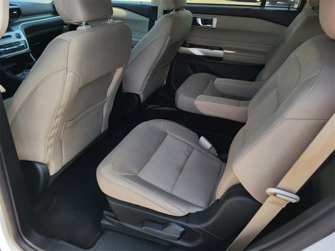 Used 2022 Ford Explorer XLT image 14
