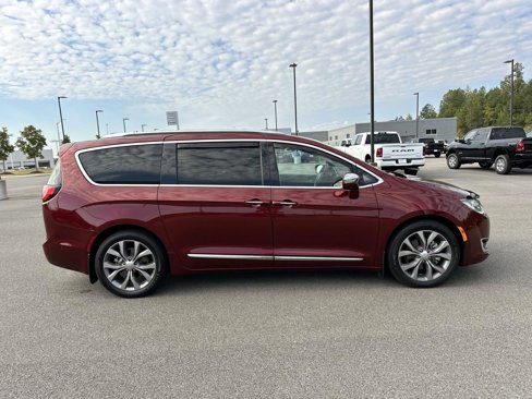 Used 2019 Chrysler Pacifica Limited w/ Tire & Wheel Group image 3