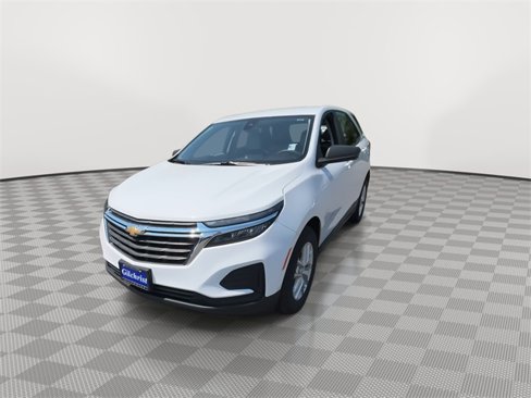 Used 2022 Chevrolet Equinox LS image 4
