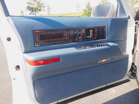 Used 1995 Cadillac Fleetwood Brougham image 20