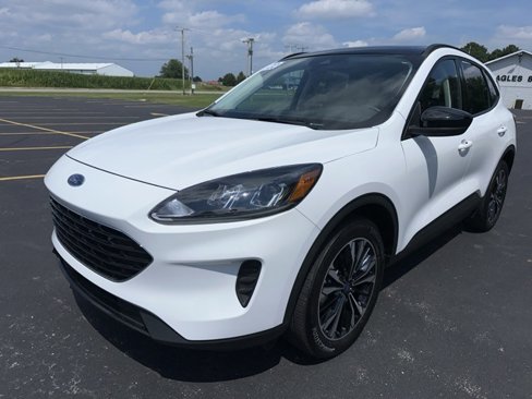 Used 2022 Ford Escape SE w/ SE Sport Appearance Package image 16
