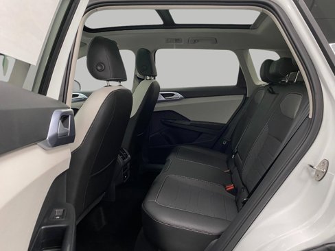 New 2025 Volkswagen Taos SE image 26