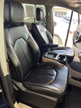 Used 2020 Chrysler Voyager Lxi image 14